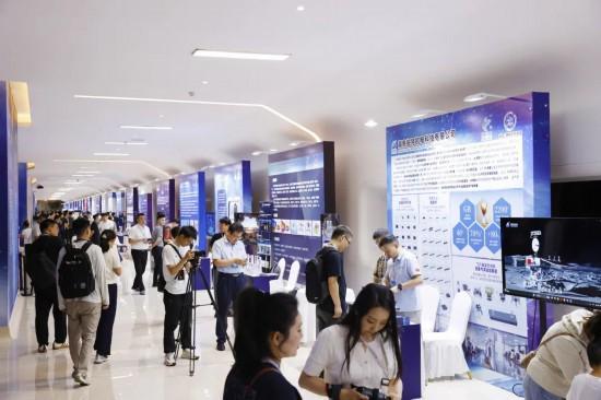 新區(qū)服務(wù)業(yè)強勢開局，信息技術(shù)服務(wù)業(yè)增速22.8%領(lǐng)跑